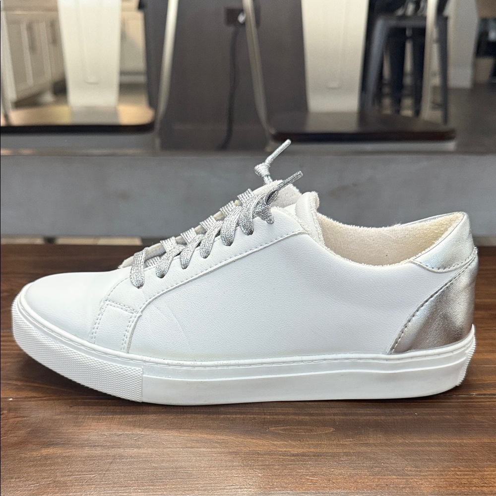 Steve Madden White and Silver Sneakers Size 9.5 Shoes - Picture 9 of 16